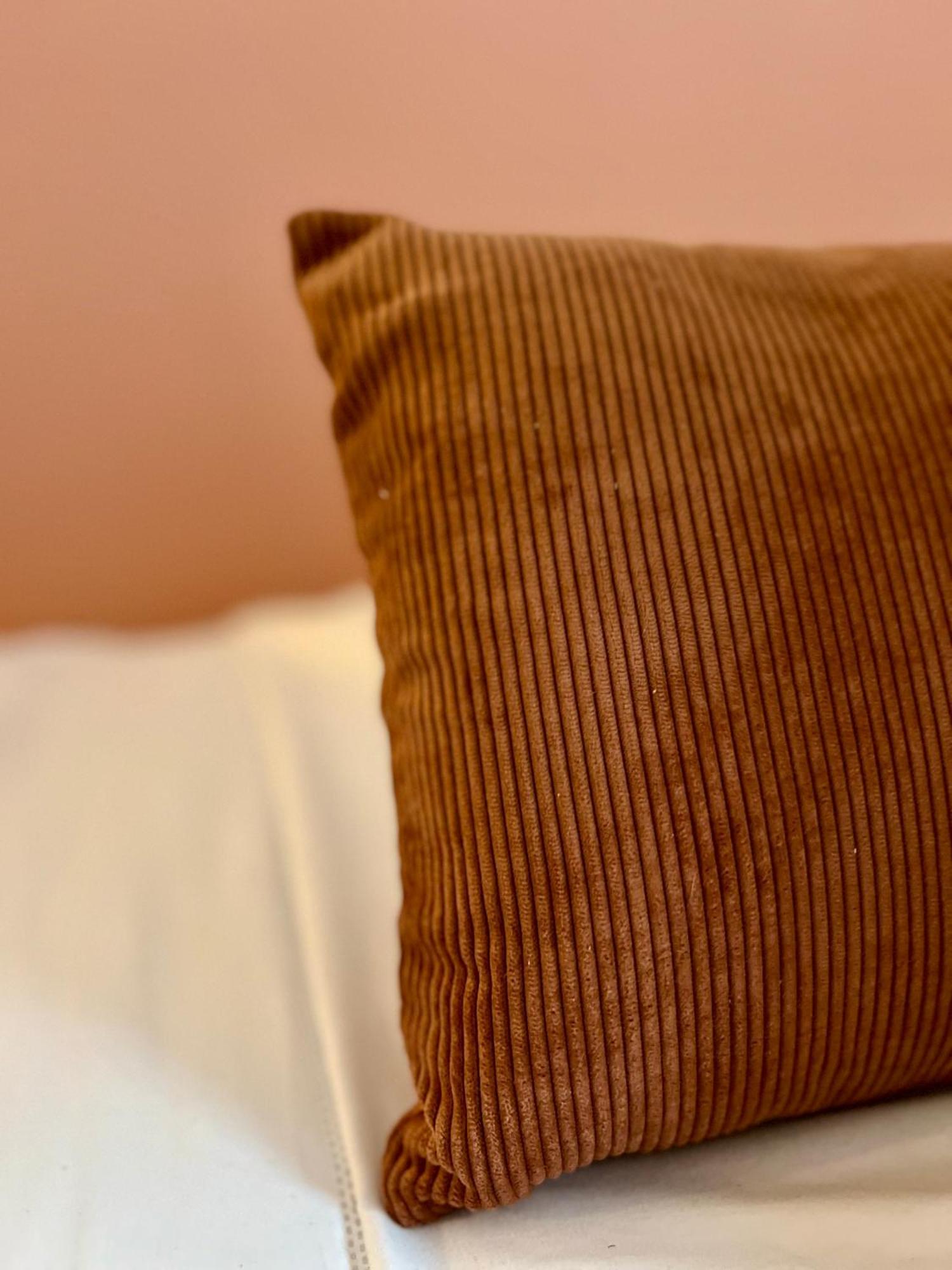Le Vitre, Est Apartamento